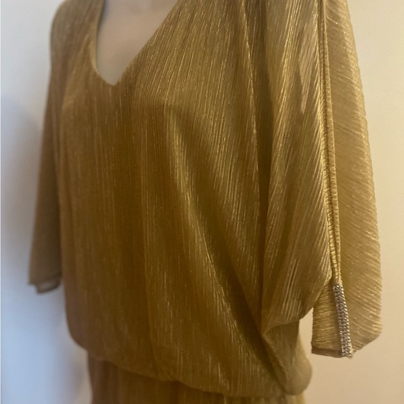 CHAUS New York Blouse size L Cold-shoulder cutouts with rhinestone. - Picture 8 of 11
